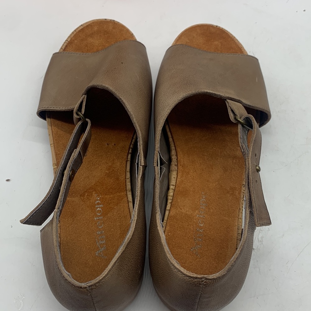 Antelope Tan Leather Sandals Peep Toe Rubber Bottom Size 38. MCS3938A - Picture 6 of 11